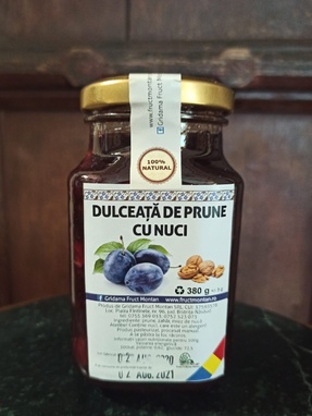 DULCEATA DE PRUNE CU NUCI